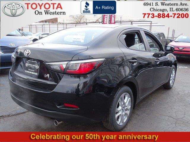 Toyota Yaris iA 2017 photo 2